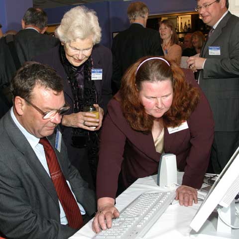 Demonstrating the electronic service